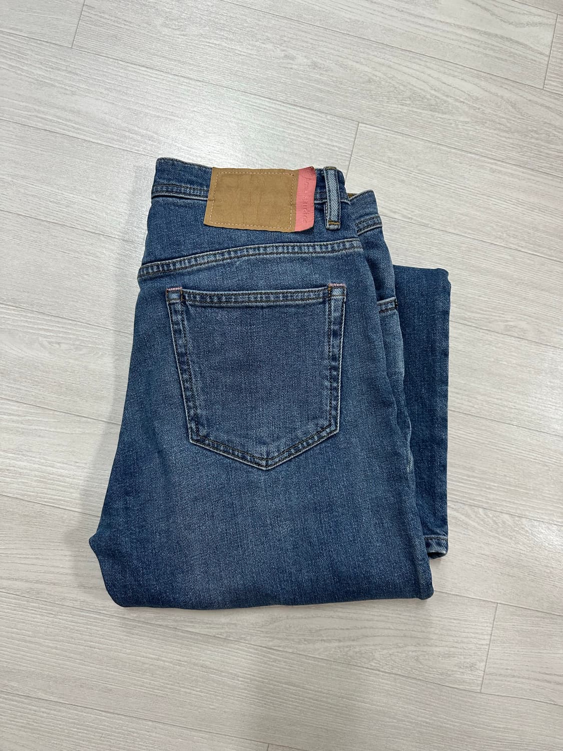 아크네 청바지 상품이미지1