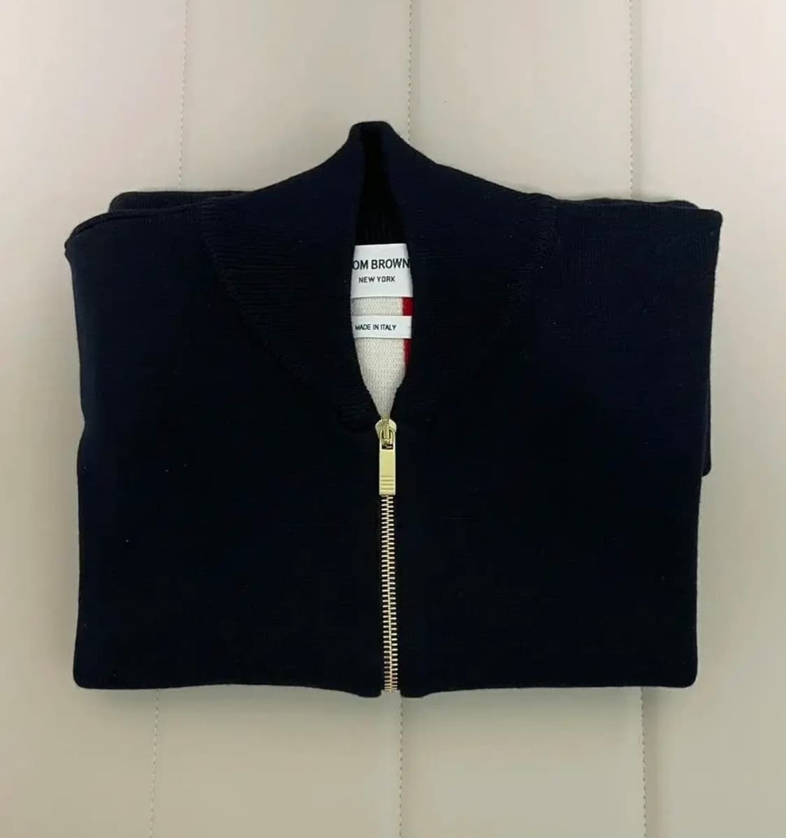 [미개봉 새상품] 톰브라운 메리노울 백삼선 니트집업 네이비 2사이즈 상품이미지1