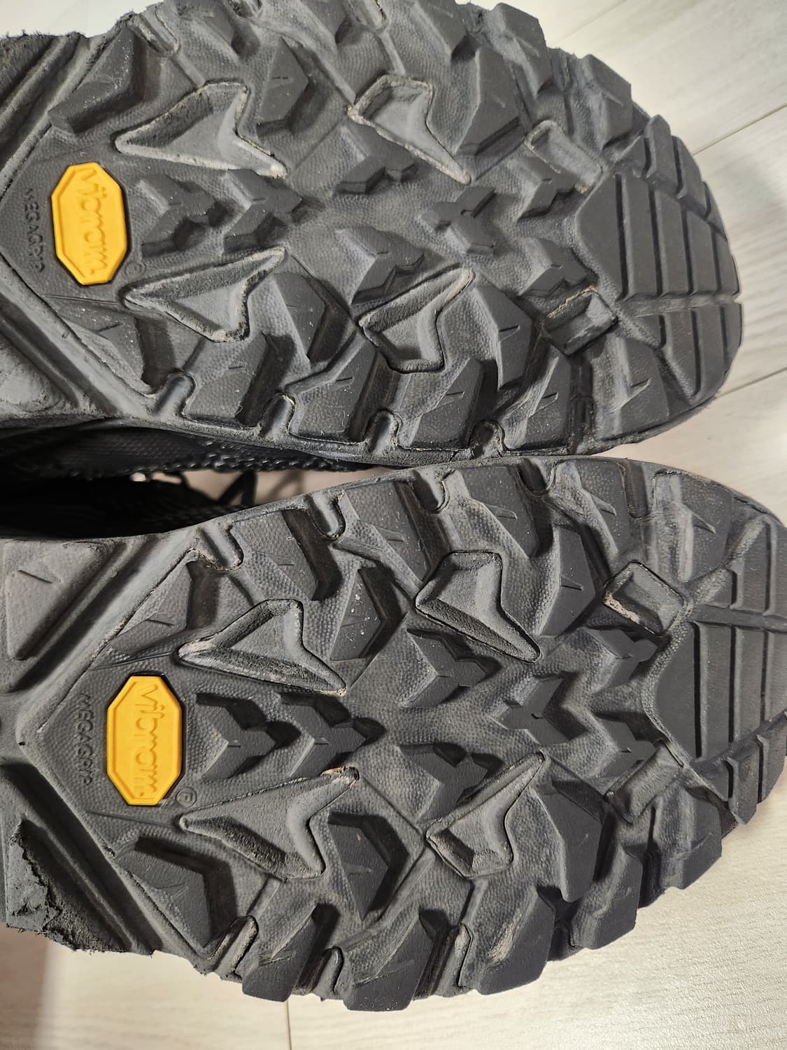 호카 트레일코드 고어텍스 남자 등산화 트레킹화 신발 블랙 레이븐 1123 상품이미지9