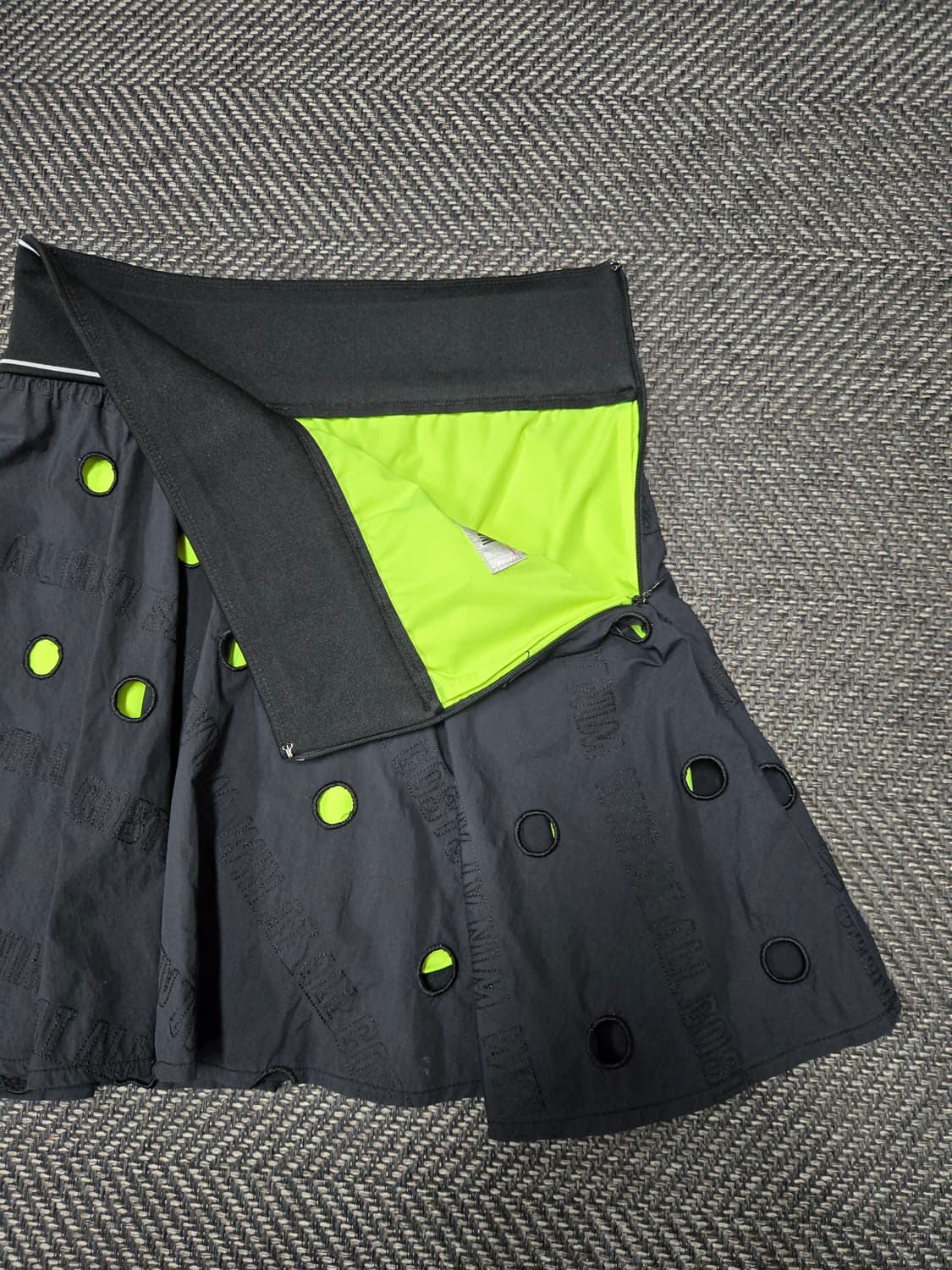 왁 골프 WAAC 펀칭 플레어 스커트 상품이미지4