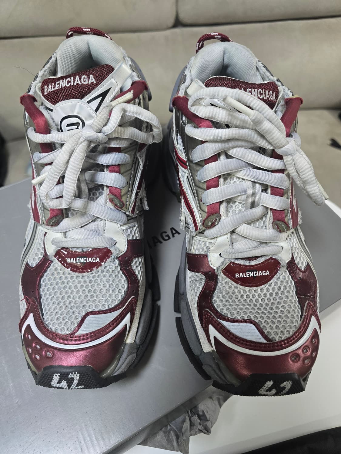 발렌시아가 뉴러너 버건디 42 상품이미지2