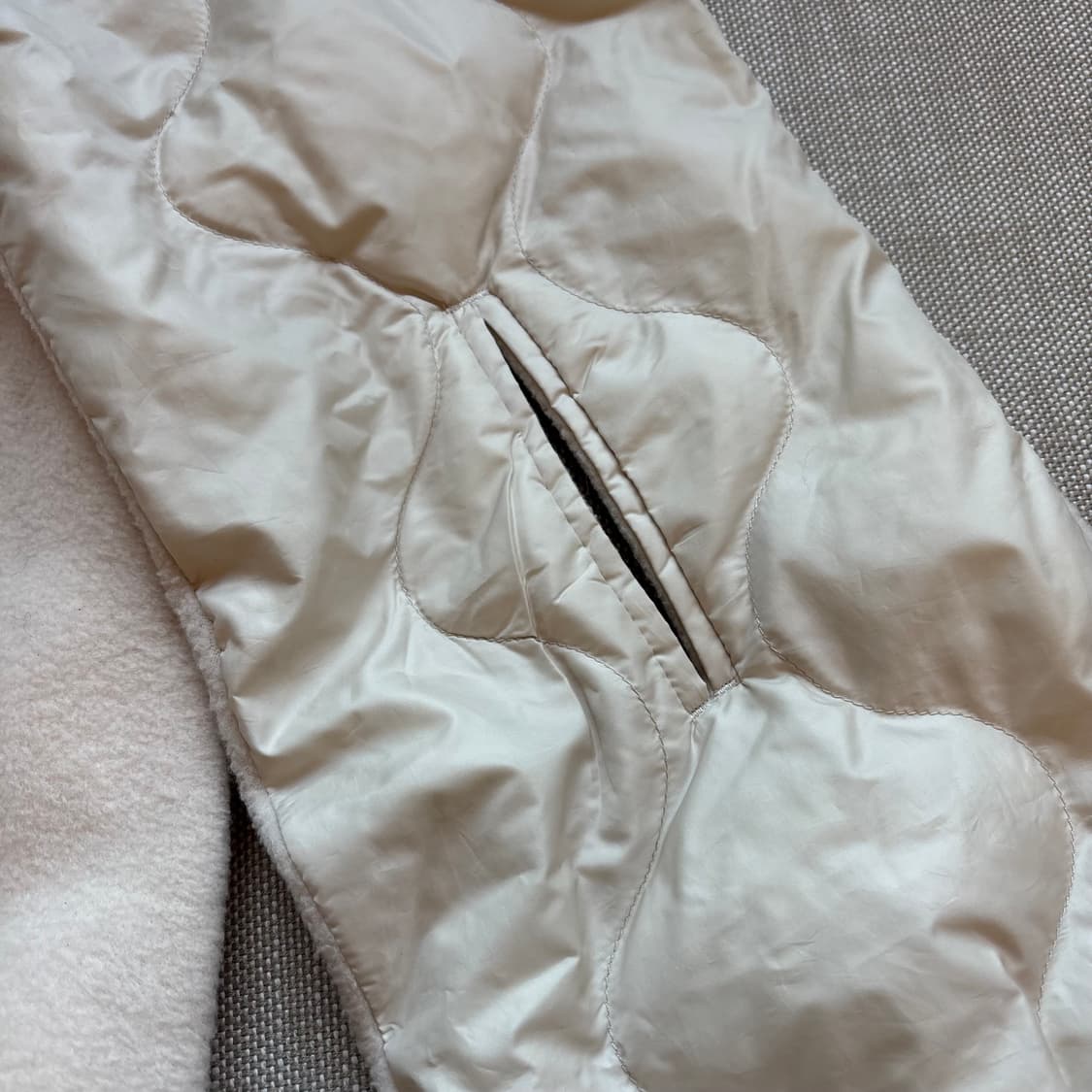 만다리나덕 아이보리 패딩 퀼팅 머플러 상품이미지6