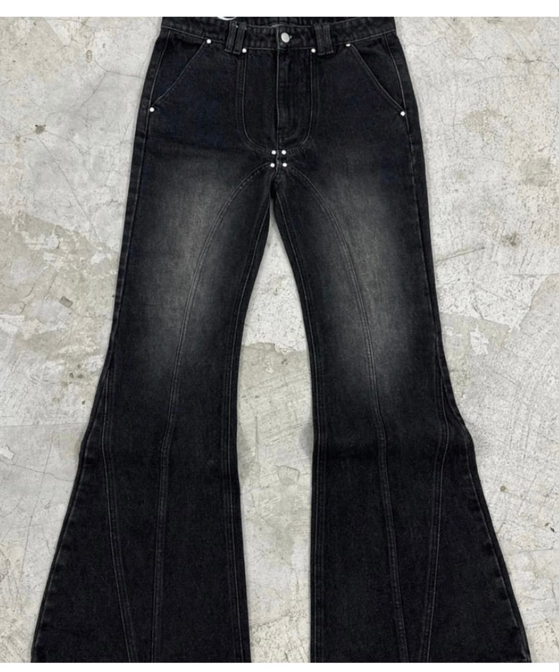 CZ DARK KNIGHT FLARE JEANS 상품이미지1