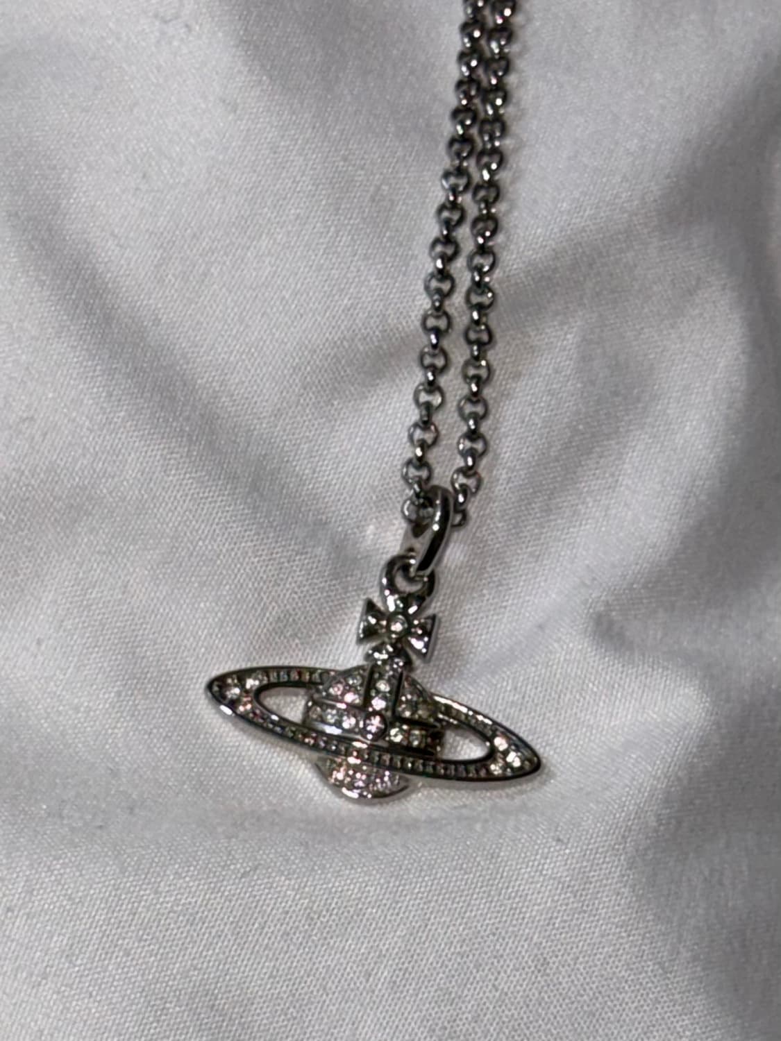 비비안웨스트우드 미니 바스 릴리프 목걸이 정품 상품이미지1