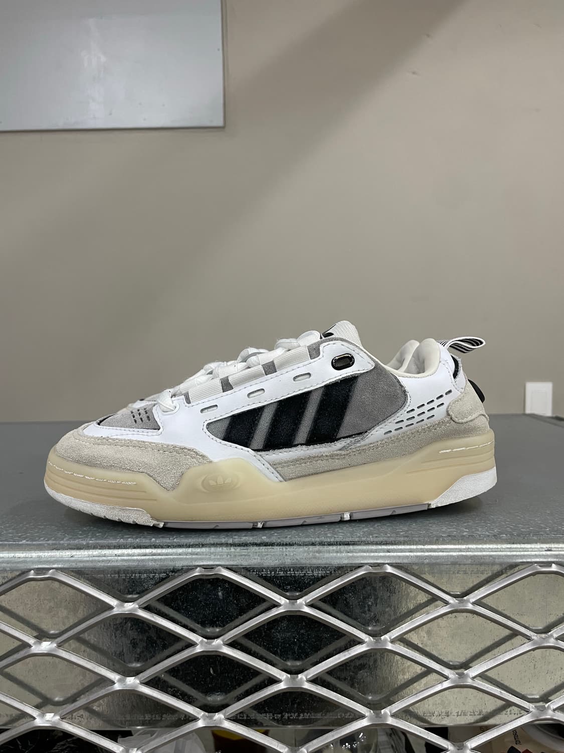 아디다스 아디 2000 화이트 코어 블랙 230 상품이미지1