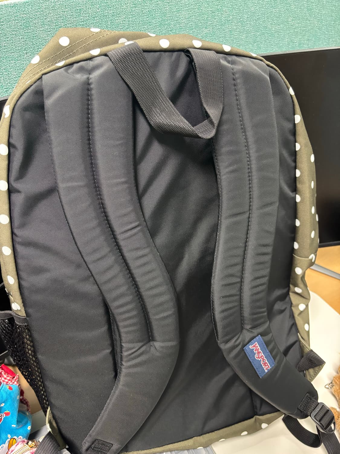 (새상품)잔스포츠 도트 카키백팩 상품이미지3