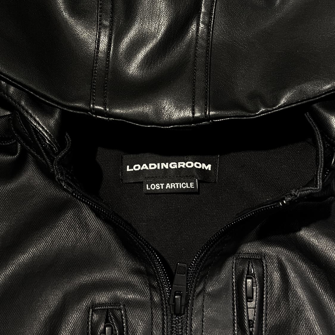 로딩룸 레더 후드 베스트 집업 상품이미지4