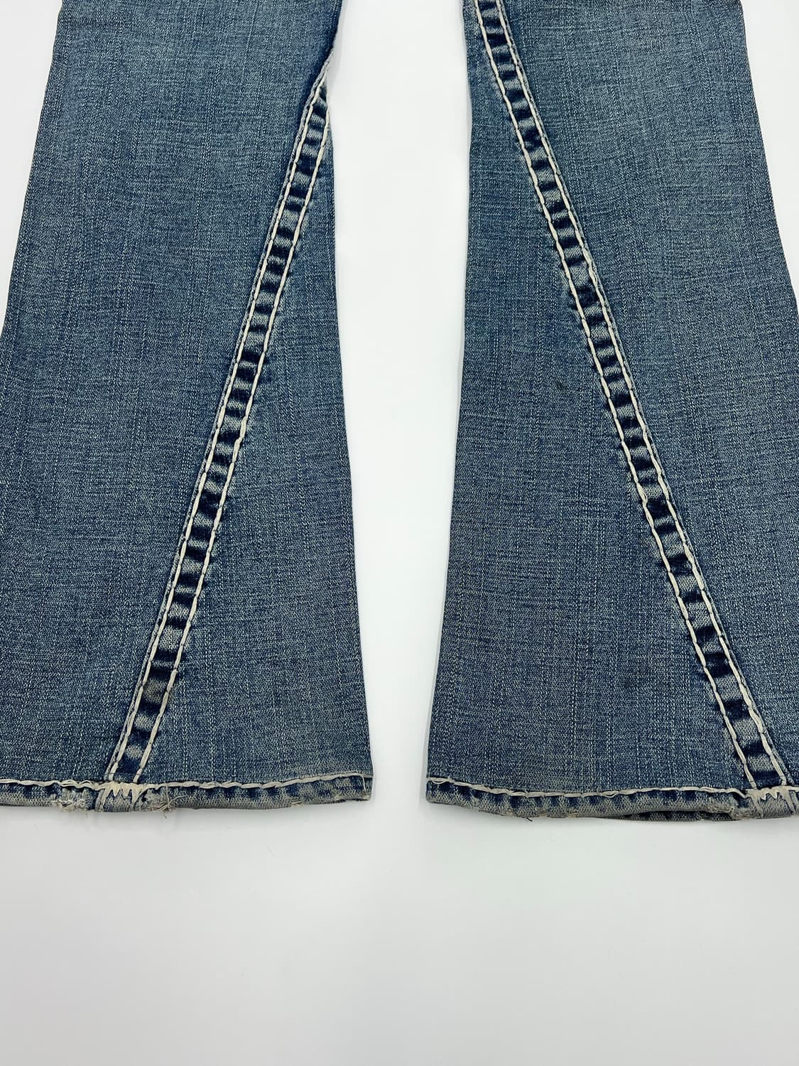 트루릴리젼 스티치 부츠컷 데님팬츠 상품이미지8