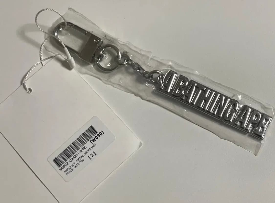 새상품) 베이프 메탈 키체인 24SS 상품이미지1