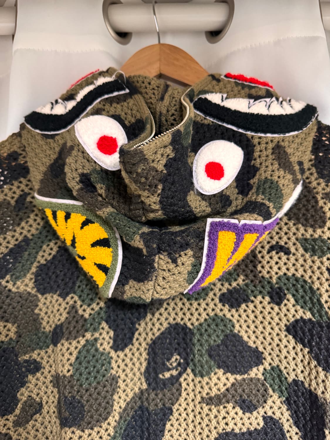 베이프 퍼스트 카모 크로쉐 샤크 풀 집 후디 그린 라지 상품이미지2