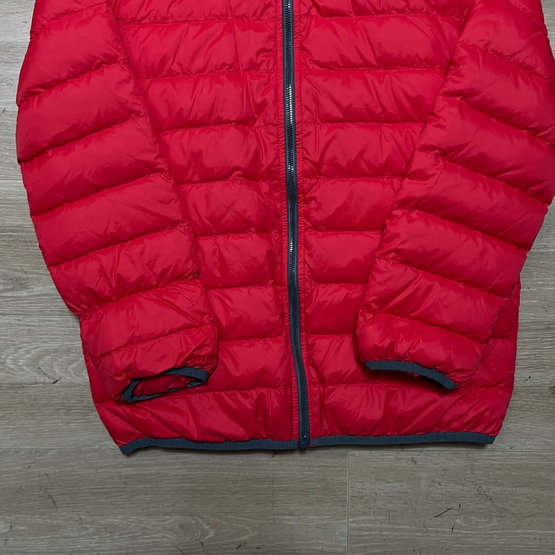 언더아머 주니어 덕다운 스톰 후드 경량패딩 점퍼 [레드] 160 상품이미지3