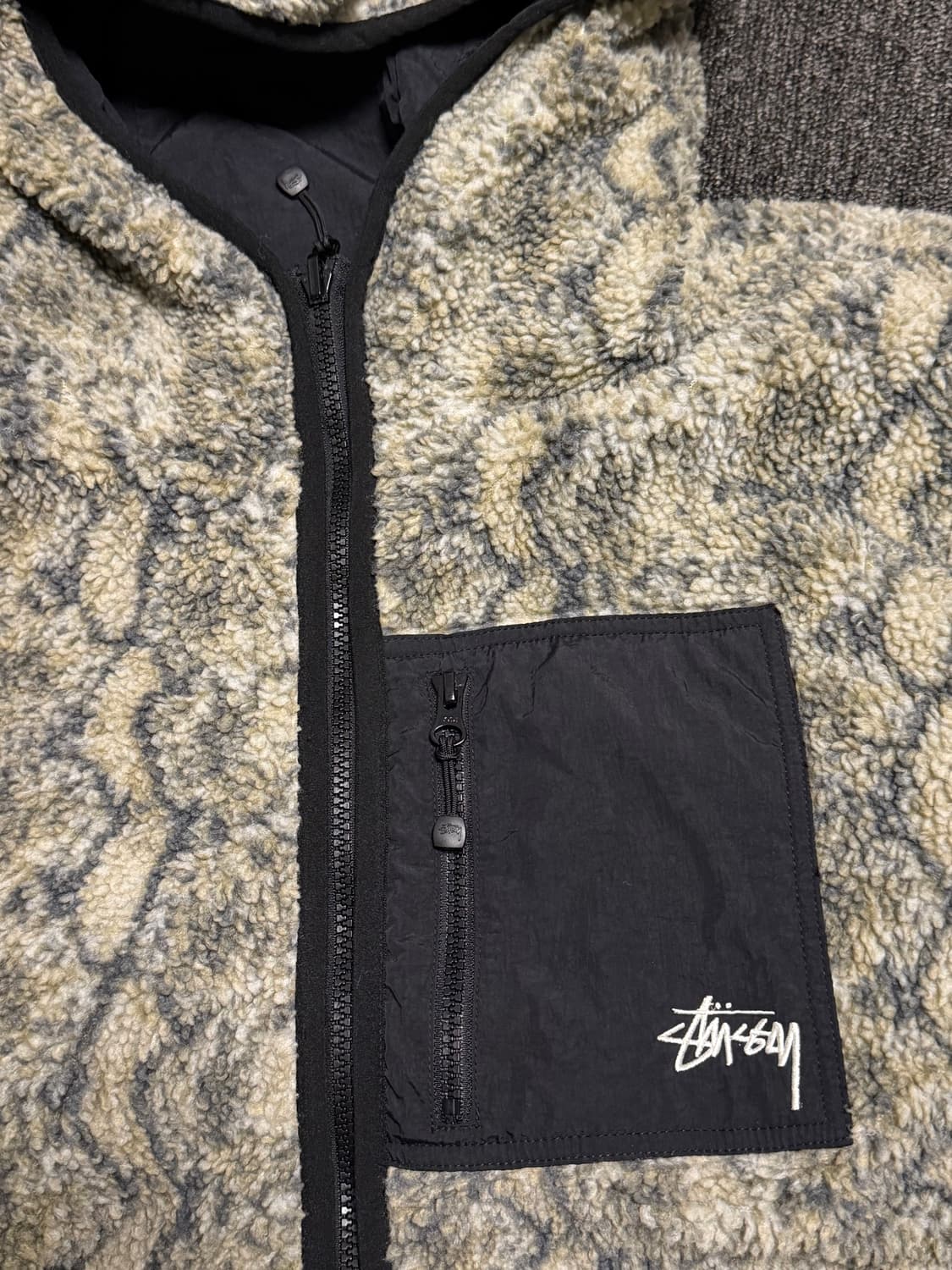 [XL] 스투시 스네이크 자카드 쉐르파 자켓 그레이 상품이미지2