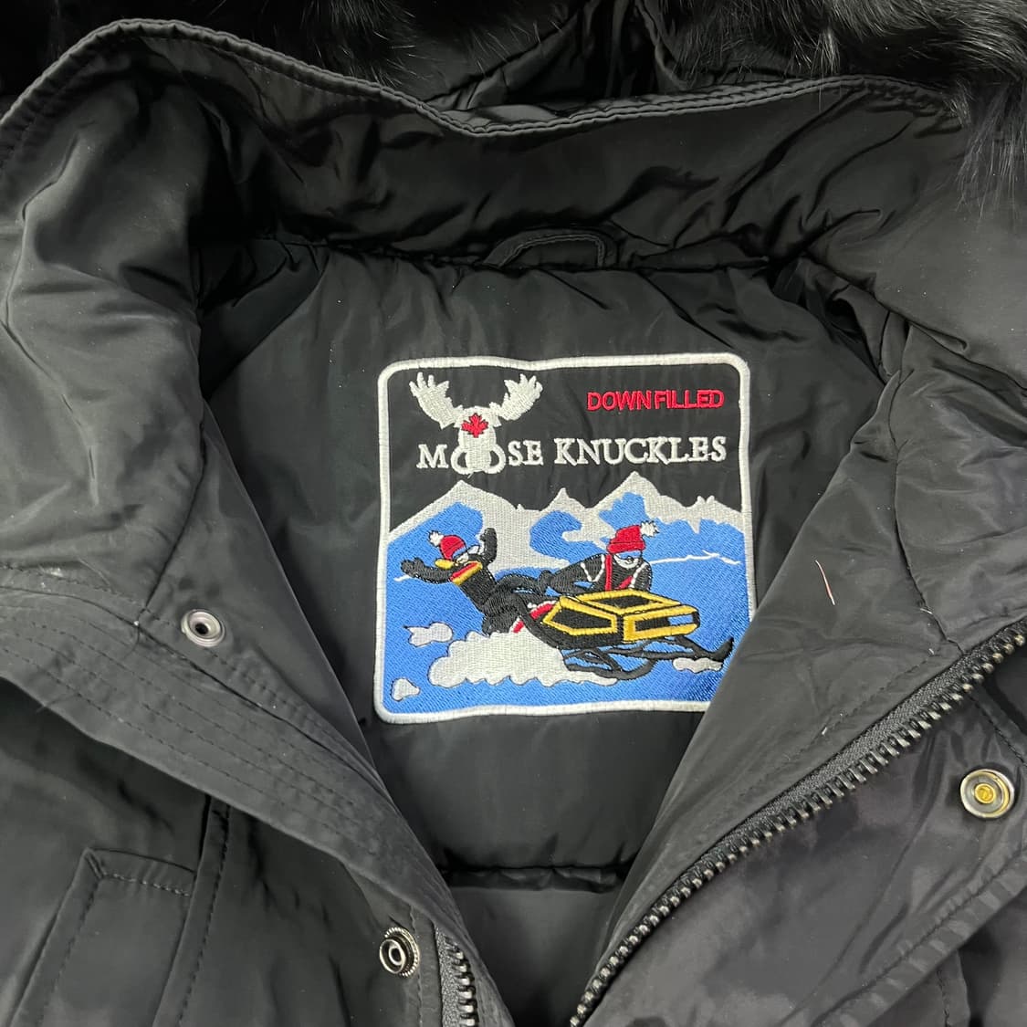 100 무스너클 스틸링 블랙 폭스퍼 구스다운 롱패딩 상품이미지2