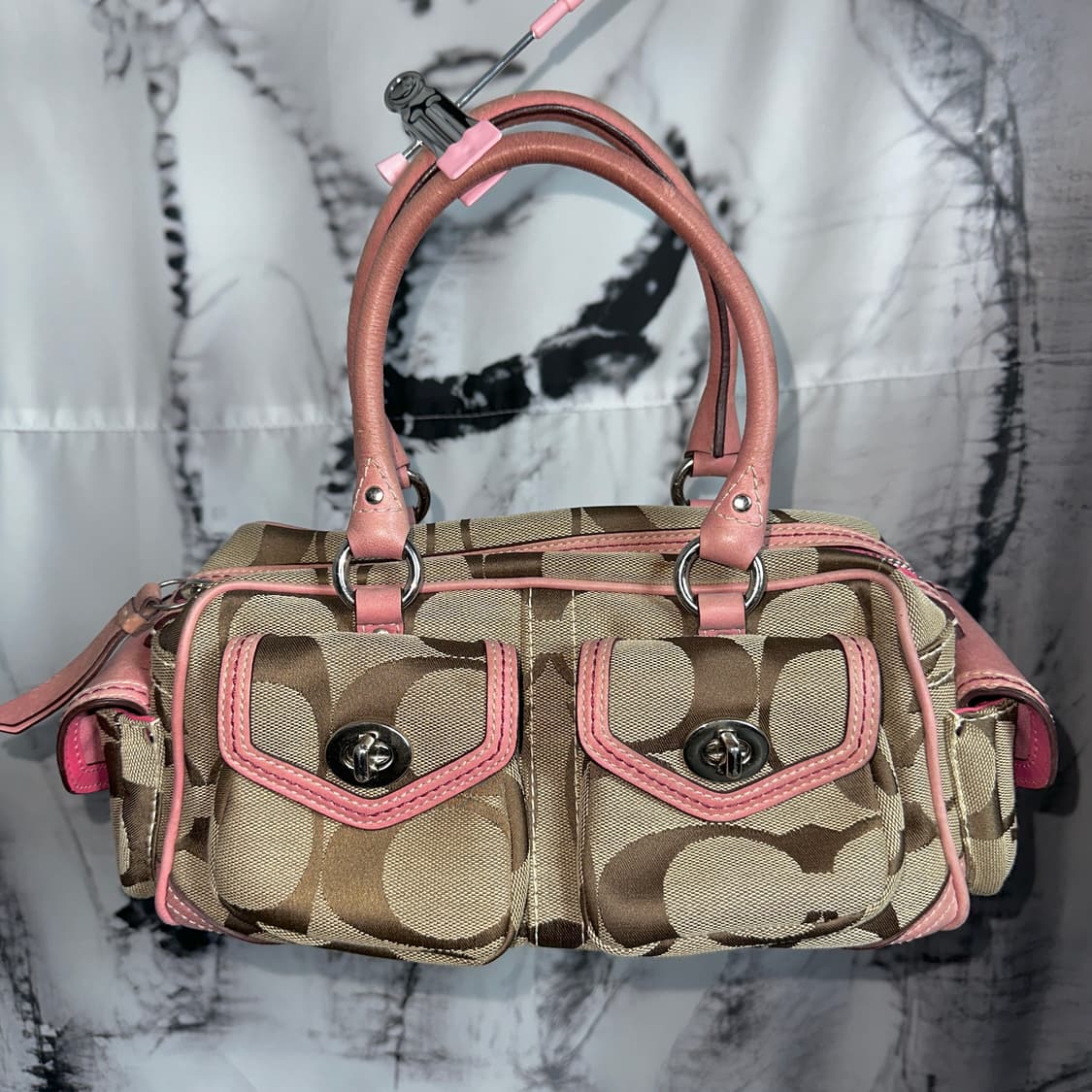 코치 핑크 시그니처 토트백 상품이미지1