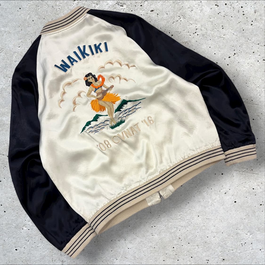 [XL] 커버낫 서핑 자수 블랙 화이트 봄버 자켓 B233 상품이미지2