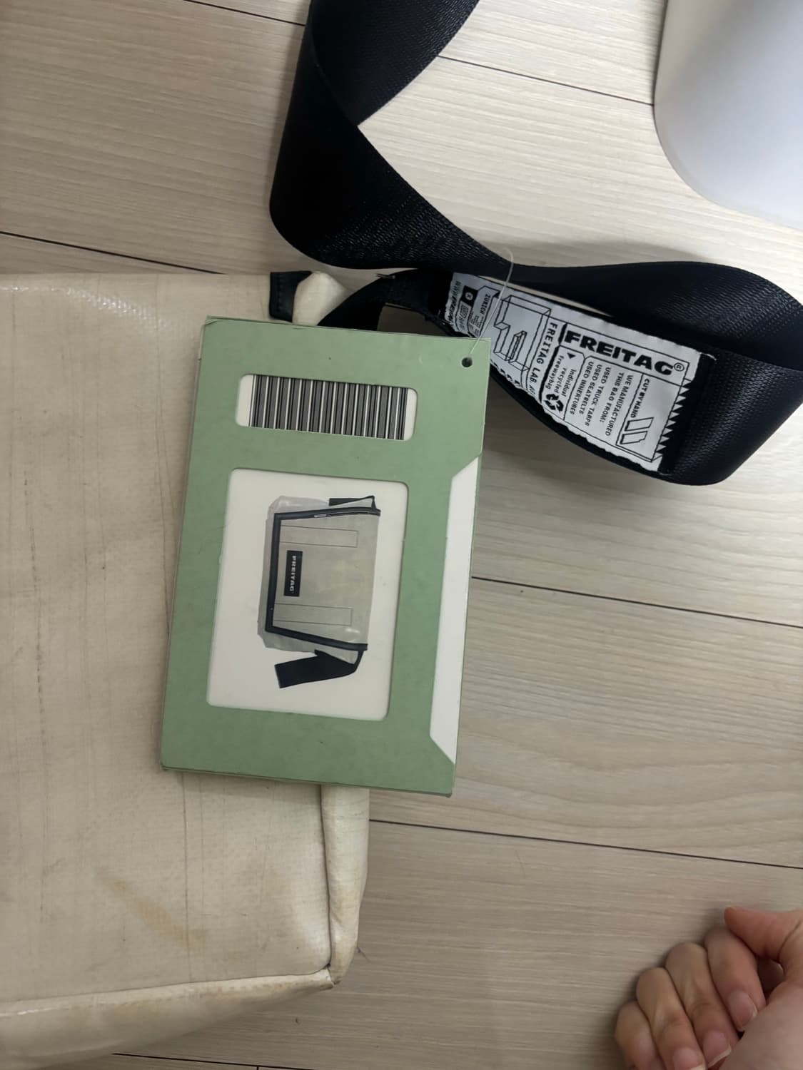 프라이탁 올화이트 F14 메신저백 라씨 상품이미지4