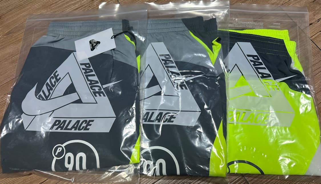 팔라스 X 나이키 쇼츠 L사이즈 판매합니다. 상품이미지1