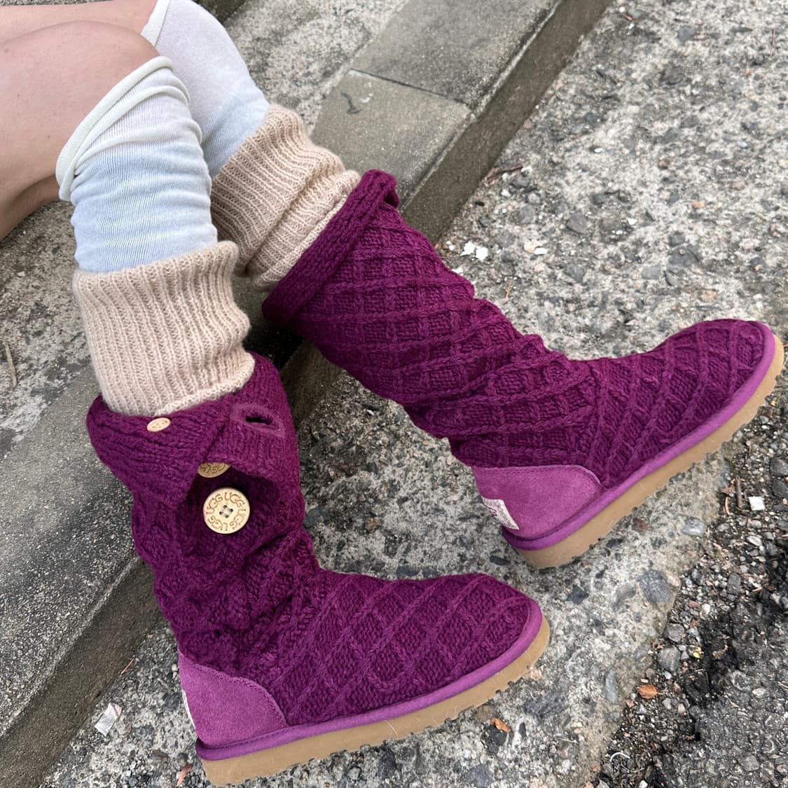 00s 레어 다크 핑크 와플 니트 카디 어그 부츠 상품이미지7