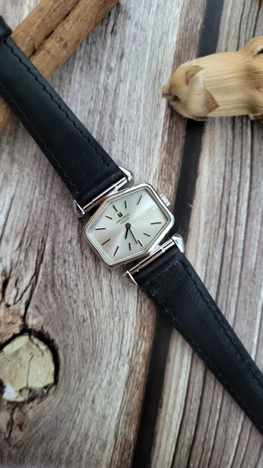 [특가상품]정품 빈티지 유니버셜 제네브 헥사곤케이스 힌지드러그 수동시계 상품이미지4