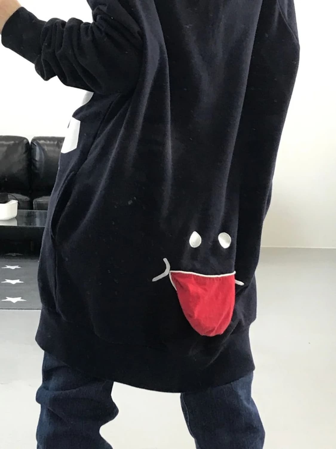 업스마일 블랙 로고 롱 후드티 상품이미지2