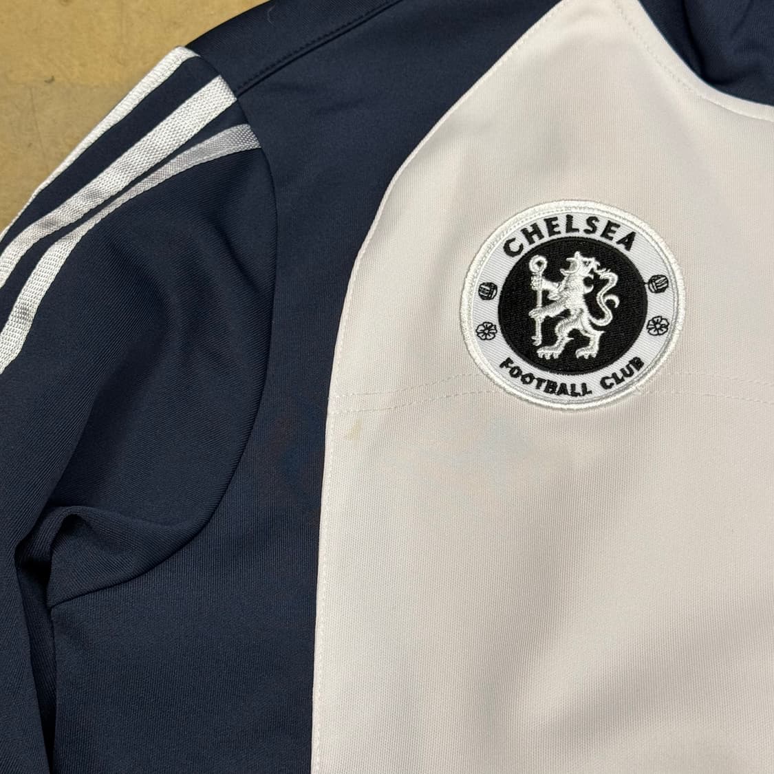 85 아디다스 첼시 화이트 네이비 배색 트랙탑 상품이미지5