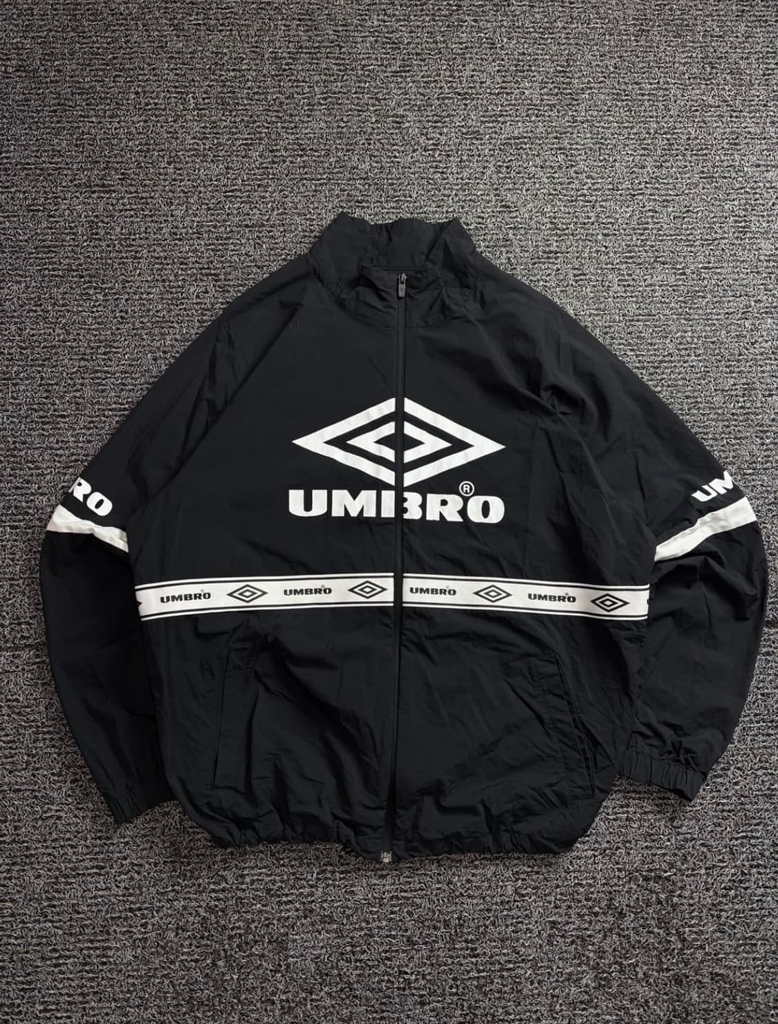 엄브로 멀티 빅로고 올드스쿨 바람막이 자켓 3631 상품이미지2