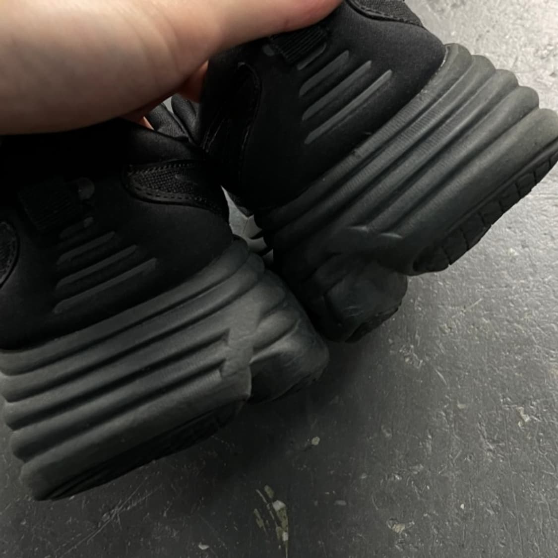 275 호카 오네오네 본디 8  상품이미지4