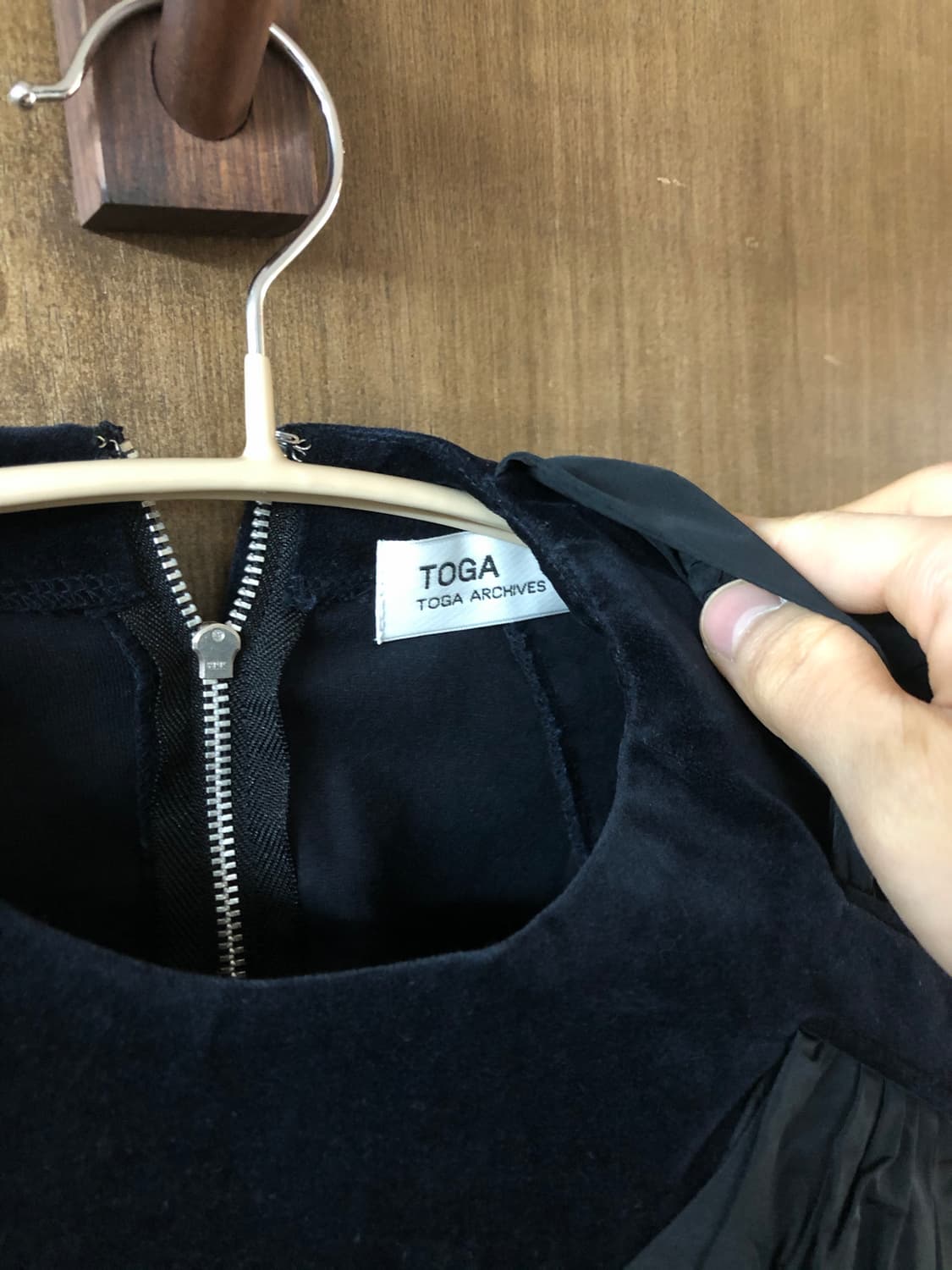 Toga archives 리본 벨벳 탑 1 상품이미지3