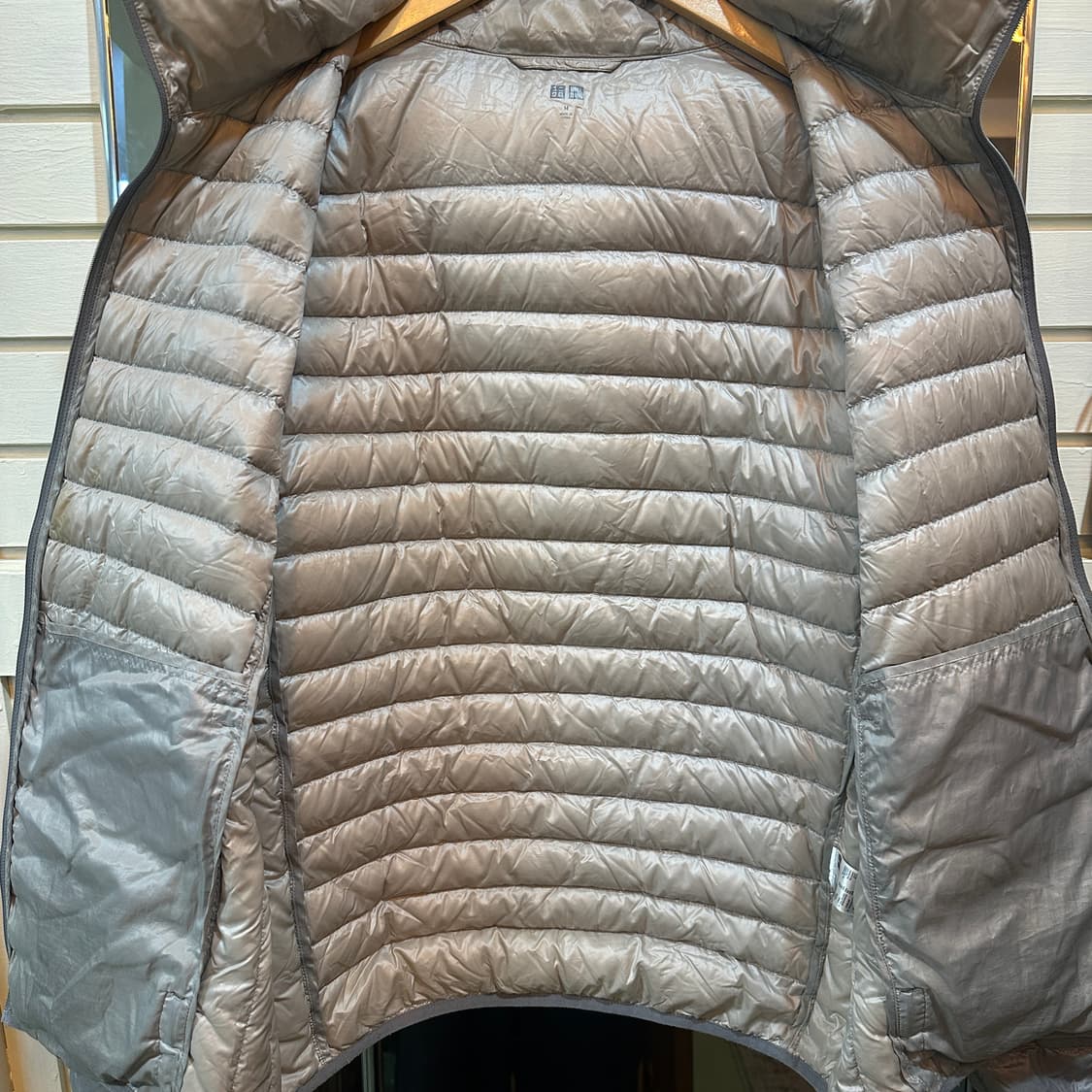 유니클로 다운 후디 경량 패딩 상품이미지2