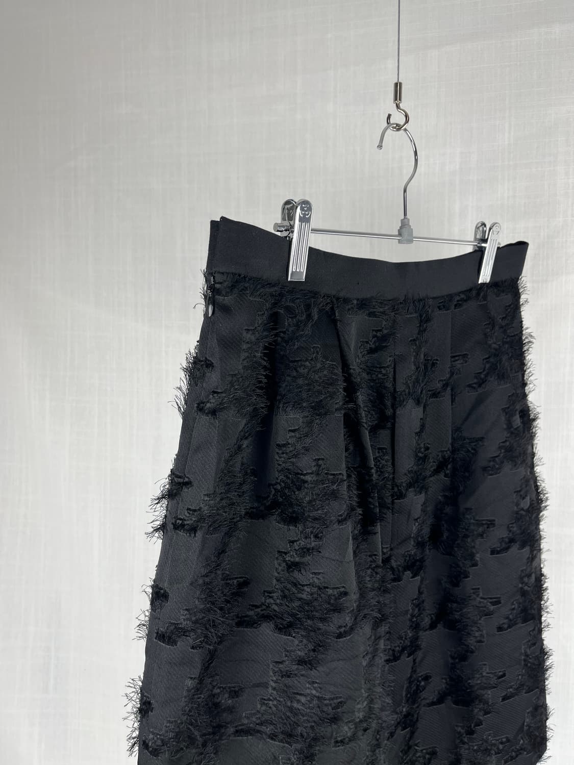 Kumikyoku 부클 원단 블랙 스커트  상품이미지3