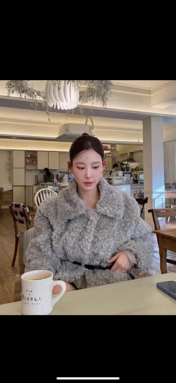 비터셀즈 컬리 카라 퍼 자켓 - 그레이 상품이미지1