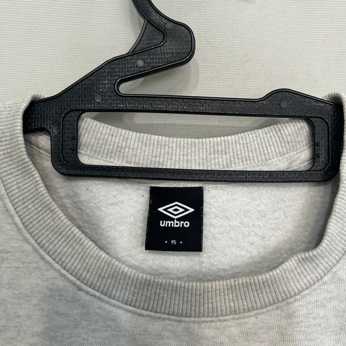 엄브로 2022 남성 기모 맨투맨 95 상품이미지2