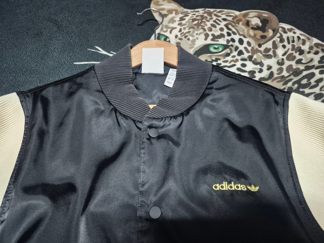 아디다스 사틴 바시티 자켓 투바투 연준 더보이즈 최찬희 착용 상품이미지2