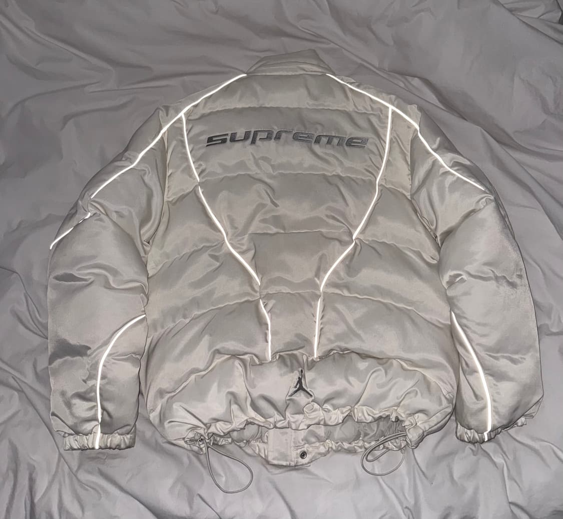 슈프림 조던 푸퍼 패딩 화이트 정품 (가격제안 가능) 상품이미지1