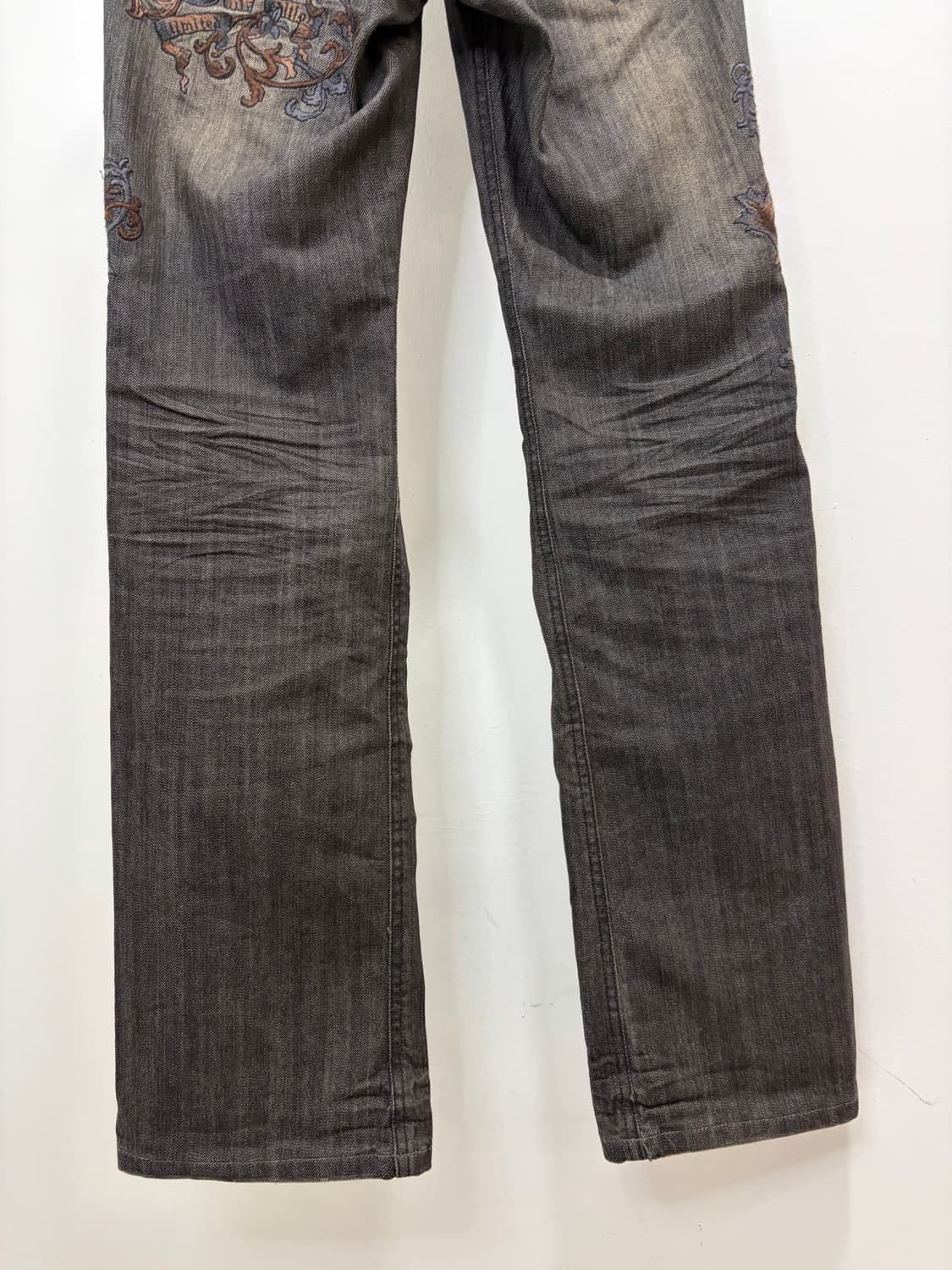 Custom culture 드래곤 자수 흑청 세미 부츠컷 데님 팬츠 상품이미지10