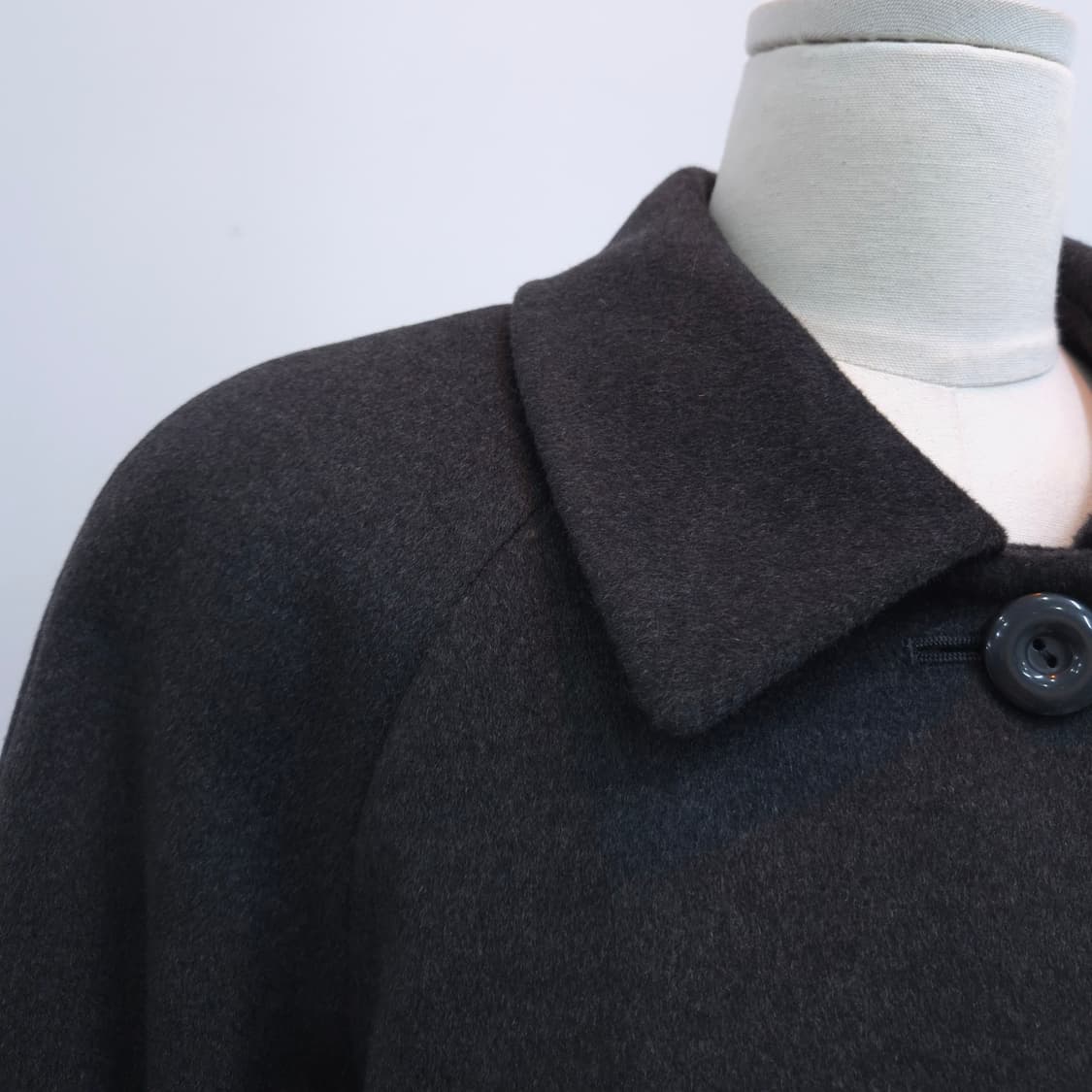 캐시미어 차콜 라글란 롱코트 상품이미지3