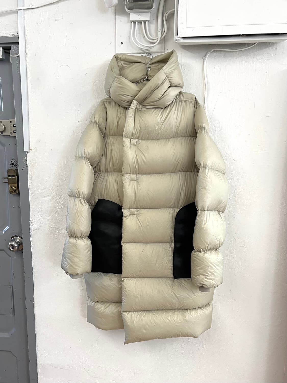 릭오웬스 2021FW 후드 레더포켓 롱패딩 상품이미지8