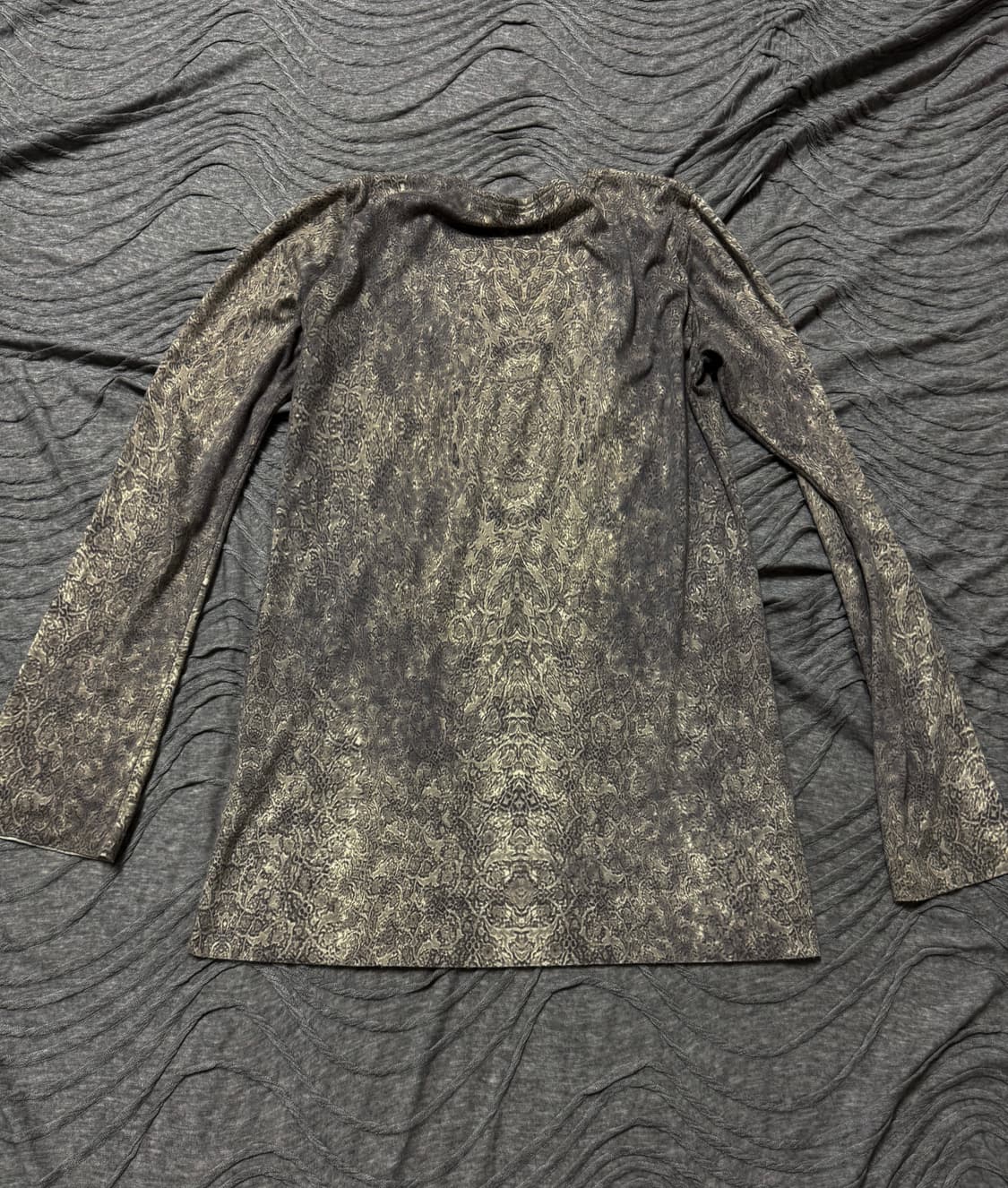 “GOA” Python Long Sleeve Top Cut Saw 상품이미지2