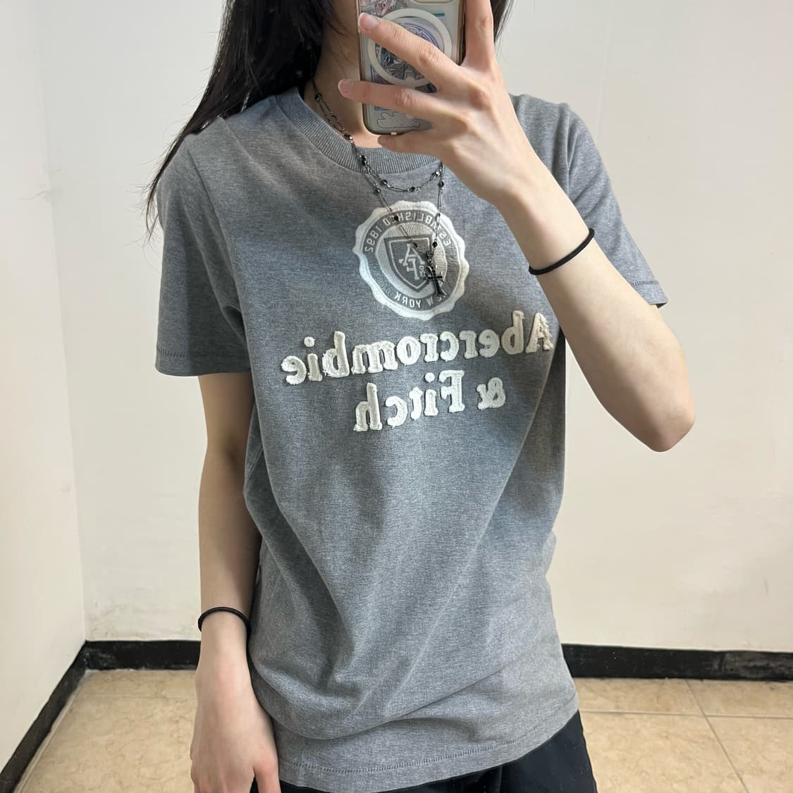 Abercrombie grey t-shirt 상품이미지3
