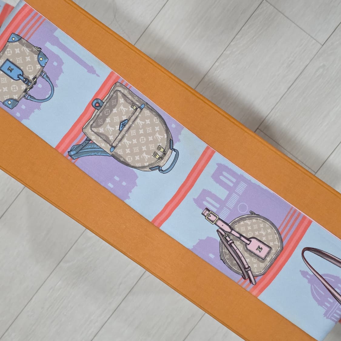 루이비통 방도 스카프 스카이라인 로즈클레르 M77318 상품이미지9