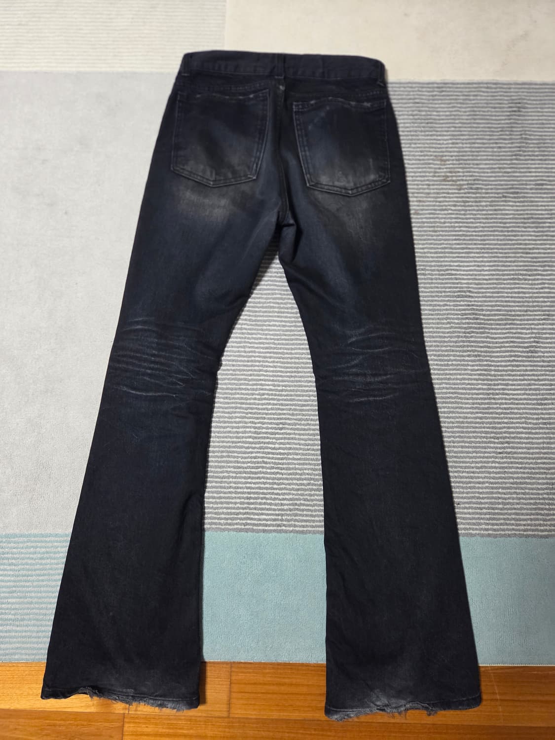 엘무드 슬래시 플레어 데님 워시드 블랙 44 상품이미지2