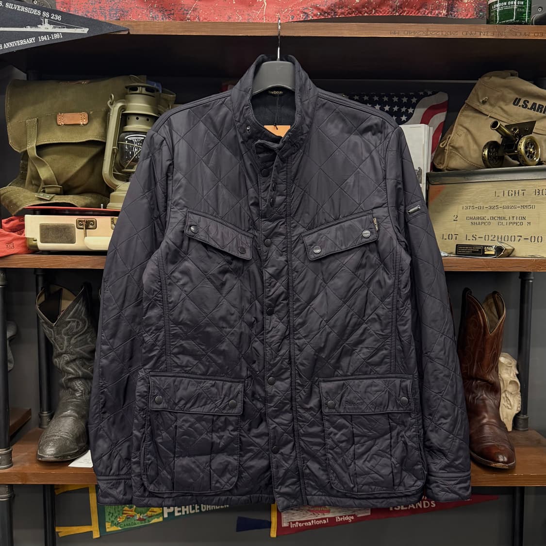 바버 인터네셔널 아리엘 폴라 퀼팅 자켓 상품이미지1