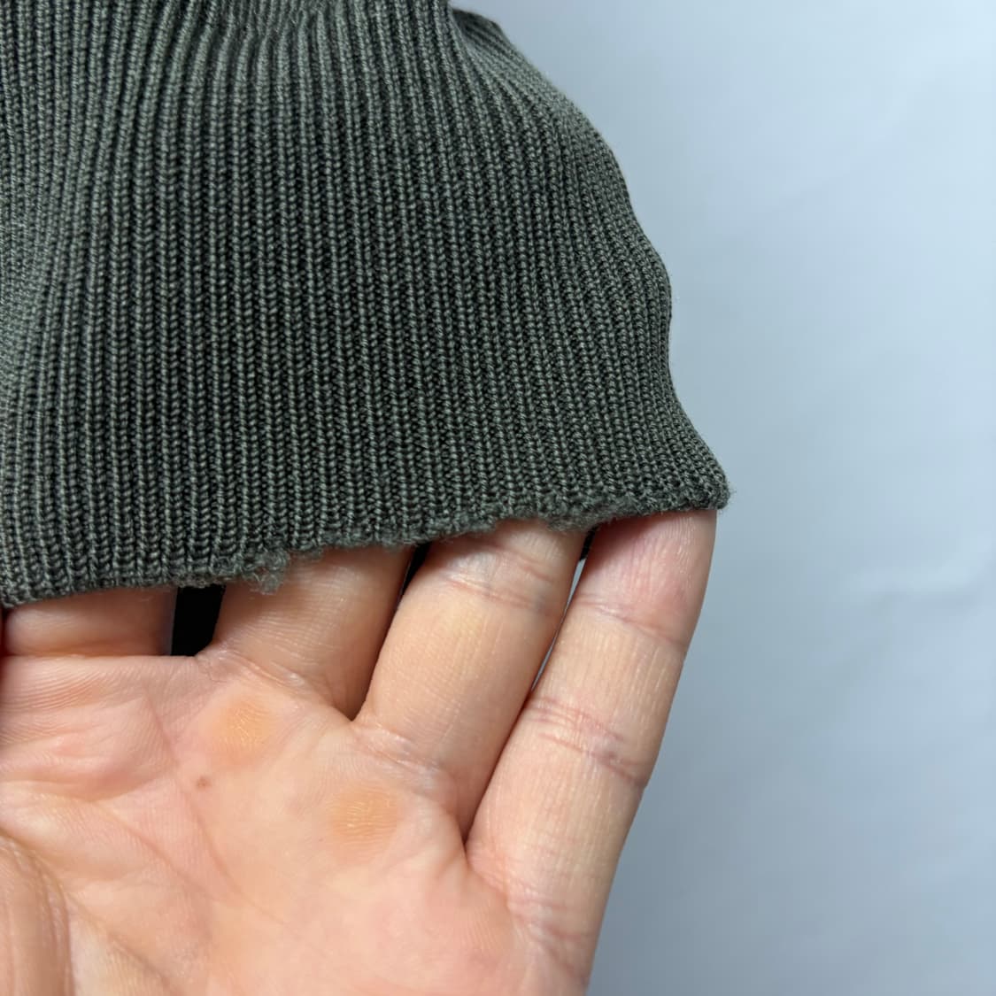 입생로랑 브이넥 니트 베스트 상품이미지6