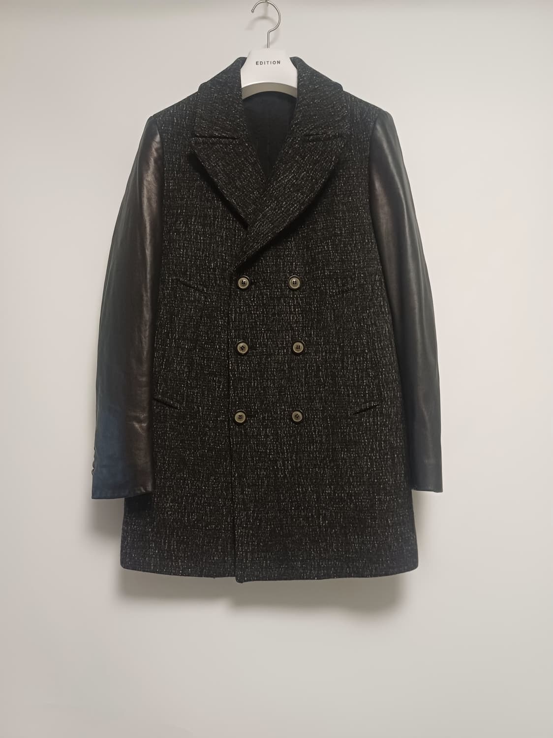 [명작/100] 솔리드옴므 13FW 리얼 양가죽 슬리브 배색 더블 피코트 상품이미지1