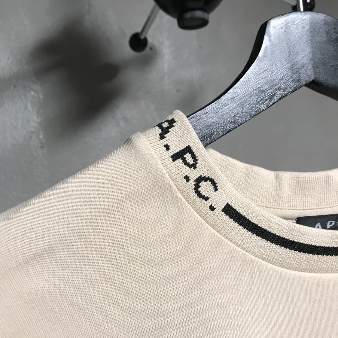 APC 아페쎄 넥로고 맨투맨 S 상품이미지4