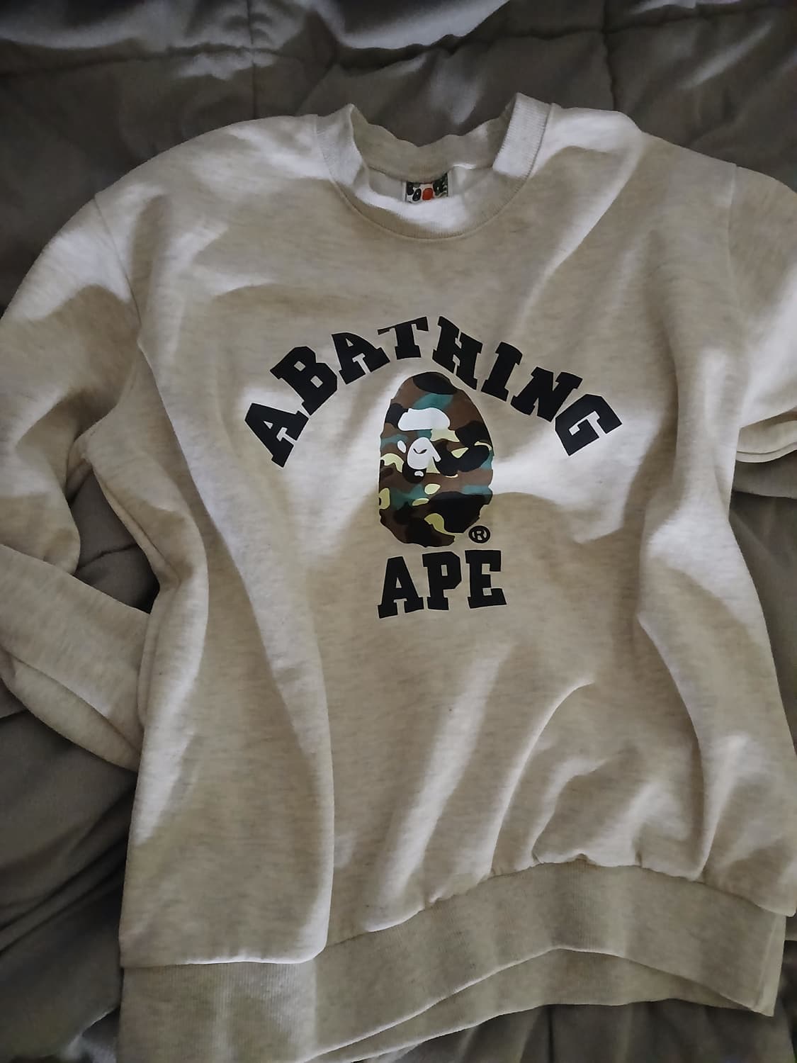 베이프 맨투맨 상품이미지1