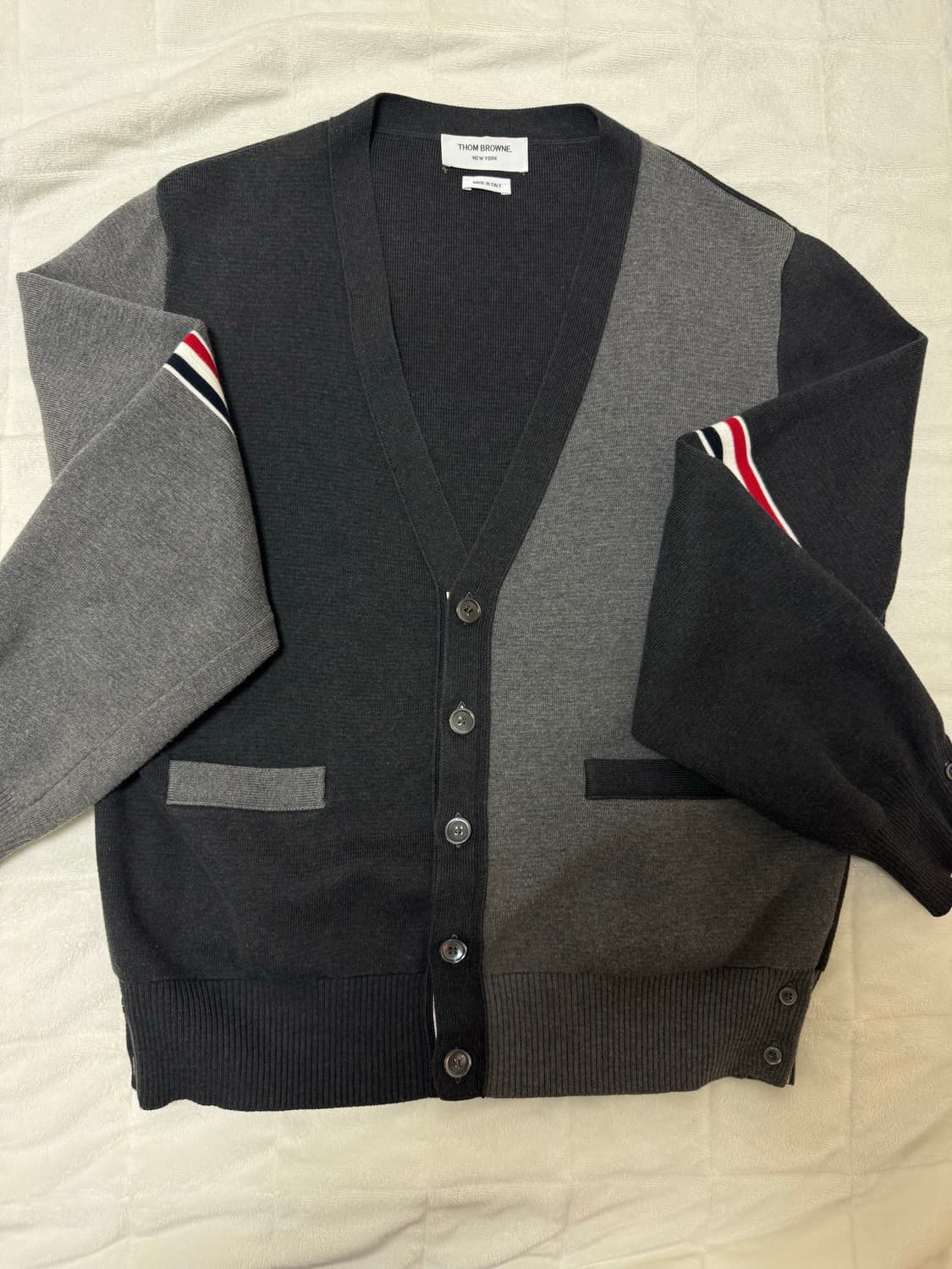 톰브라운 암밴드 그레이 펀믹스 밀라노 스티치 가디건 4사이즈 상품이미지1