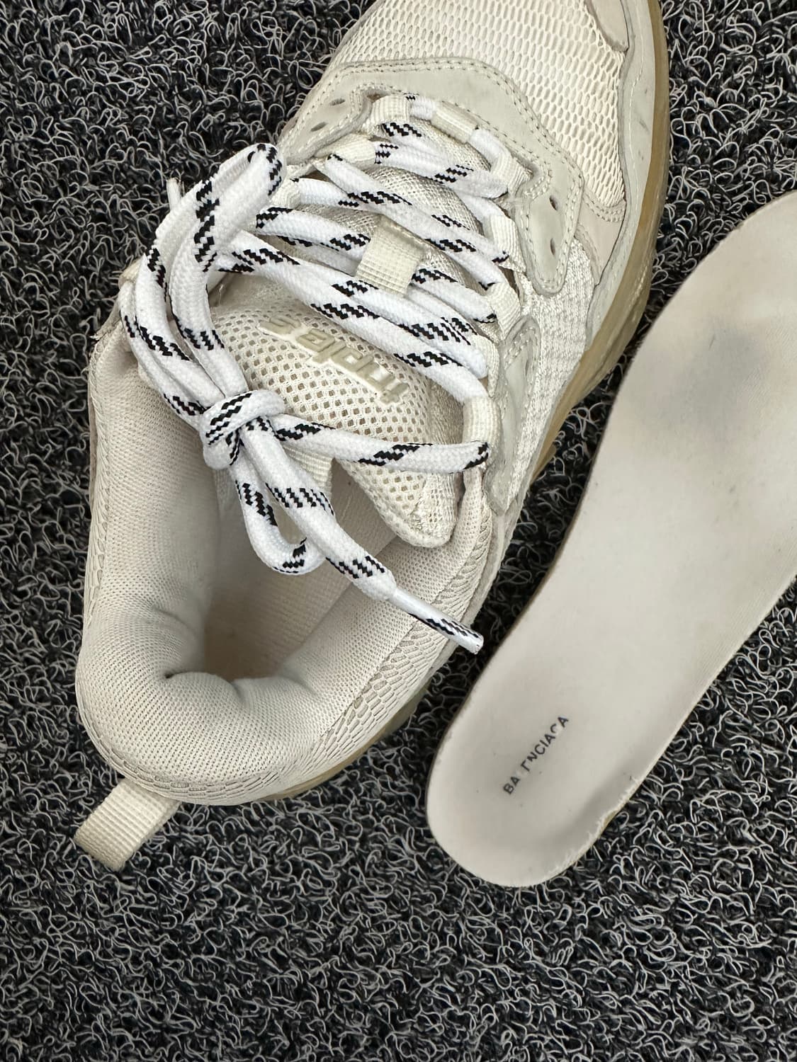 발렌시아가 트리플 S 아이보리 41 (260) 상품이미지6