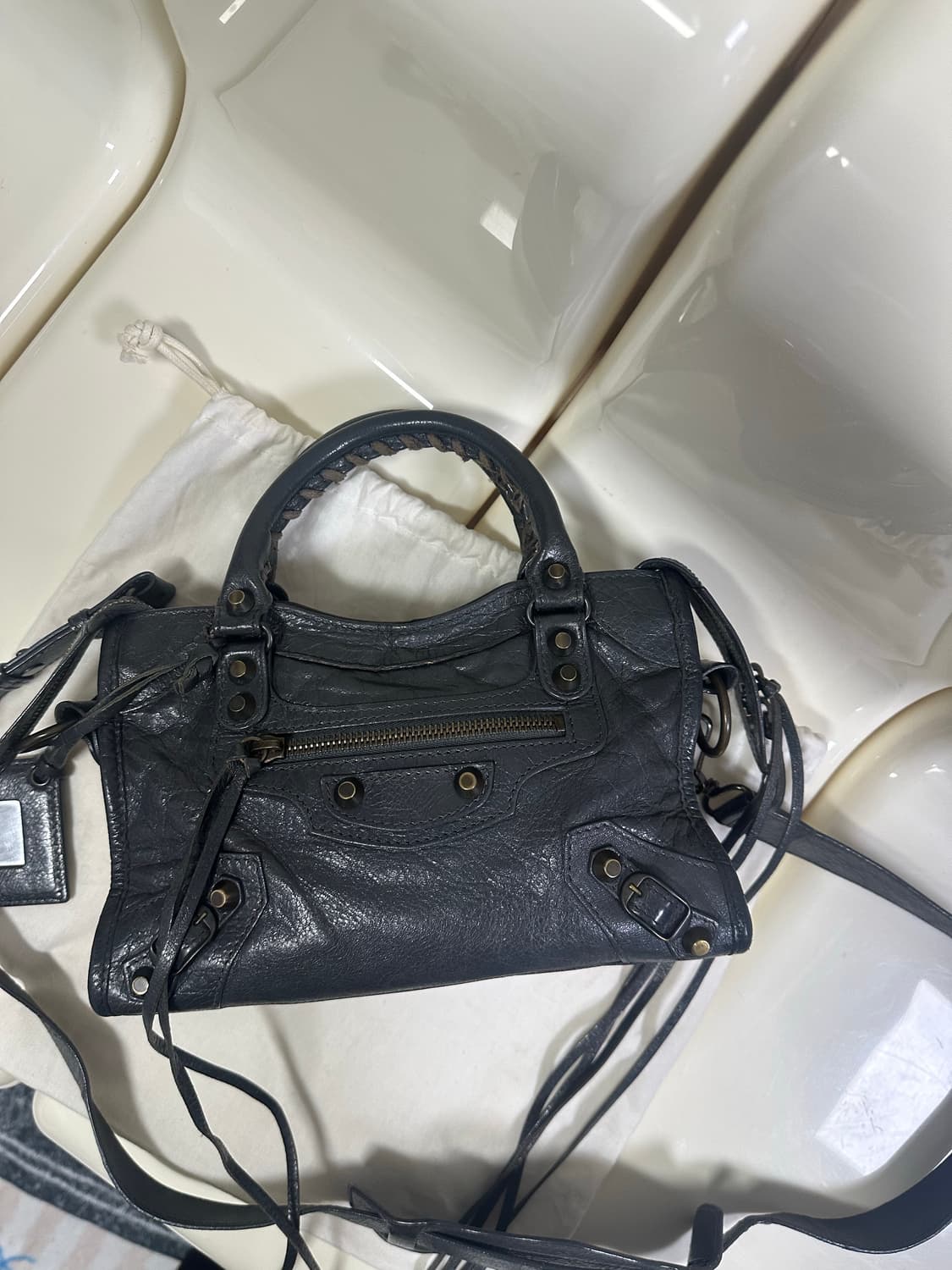 [A 정품] 발렌시아가 시티 모터백 미니 그레이 상품이미지1