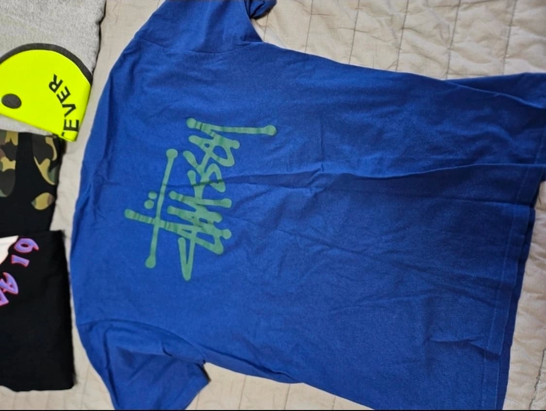 스투시 백로고 반팔 티셔츠 블루/그린 상품이미지1